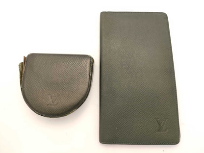 LOUIS VUITTON Taiga Long Wallet Coin Case Wallet