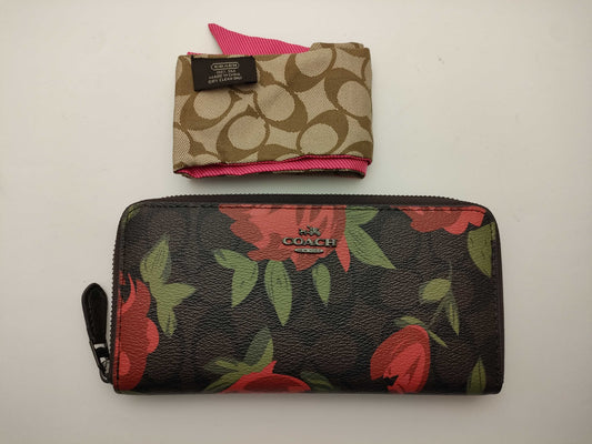 COACH Round Zip/Twilly Wallet