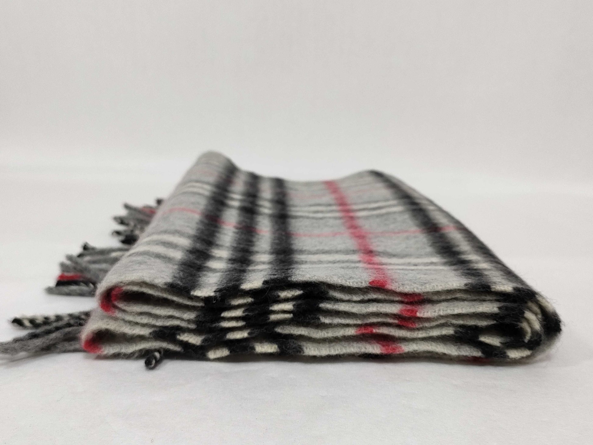 BURBERRY Nova Check 100% Cashmere Scarf