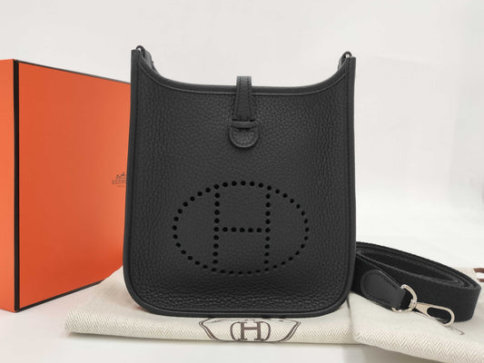 HERMES Evelyn TPM Noir Silver Hardware K Stamp Shoulder Bag