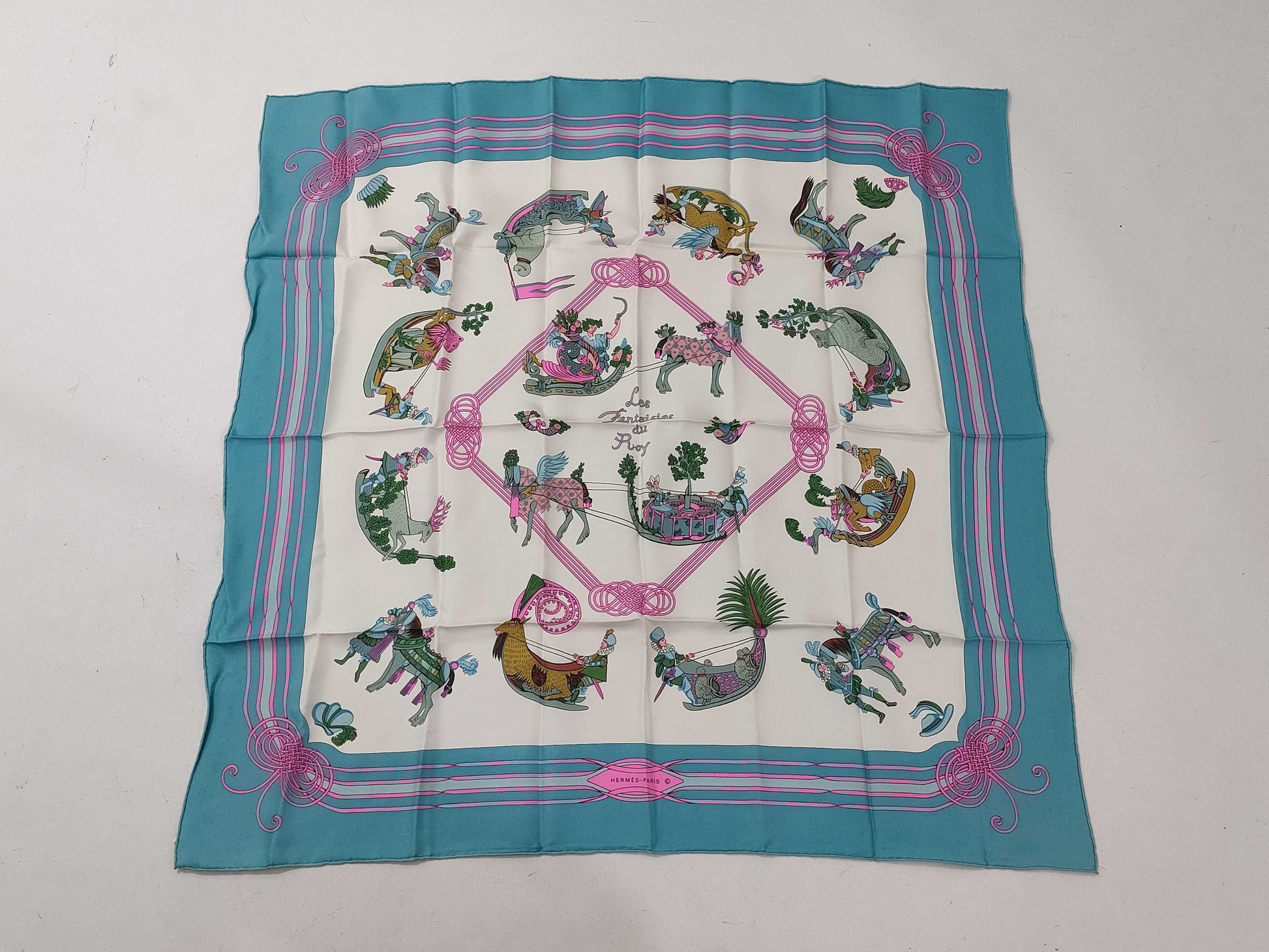 HERMES Carré Les Fantaisies du Roy Scarf