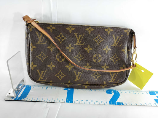LOUIS VUITTON Monogram Pochette Accessoires Pouch