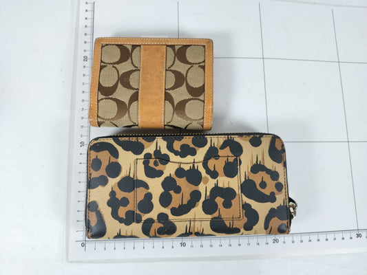 COACH COACH Round Zip Long Wallet Bifold Wallet 2 Wallets