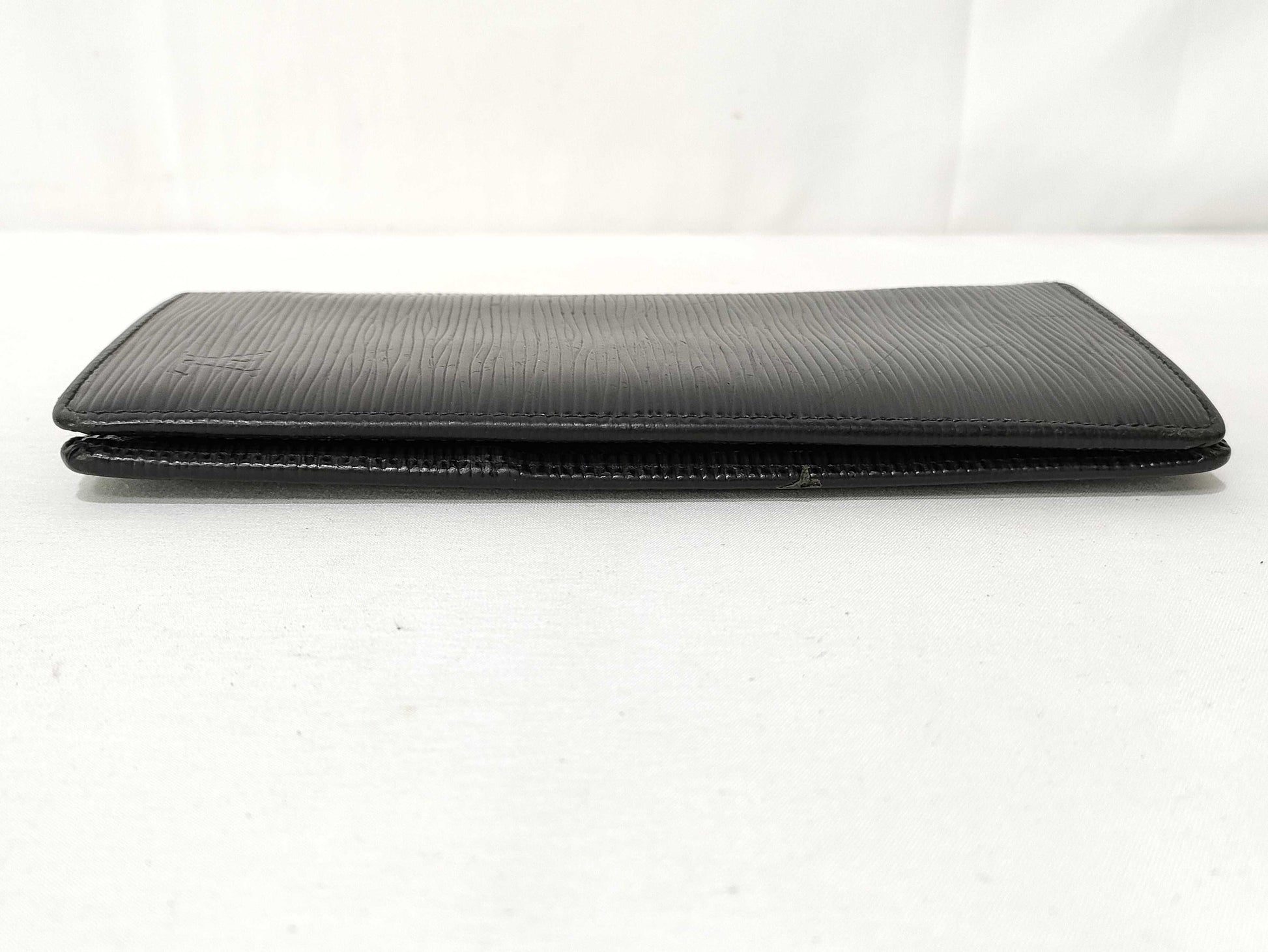 LOUIS VUITTON Epi Epi Portefeuille Brazza Wallet