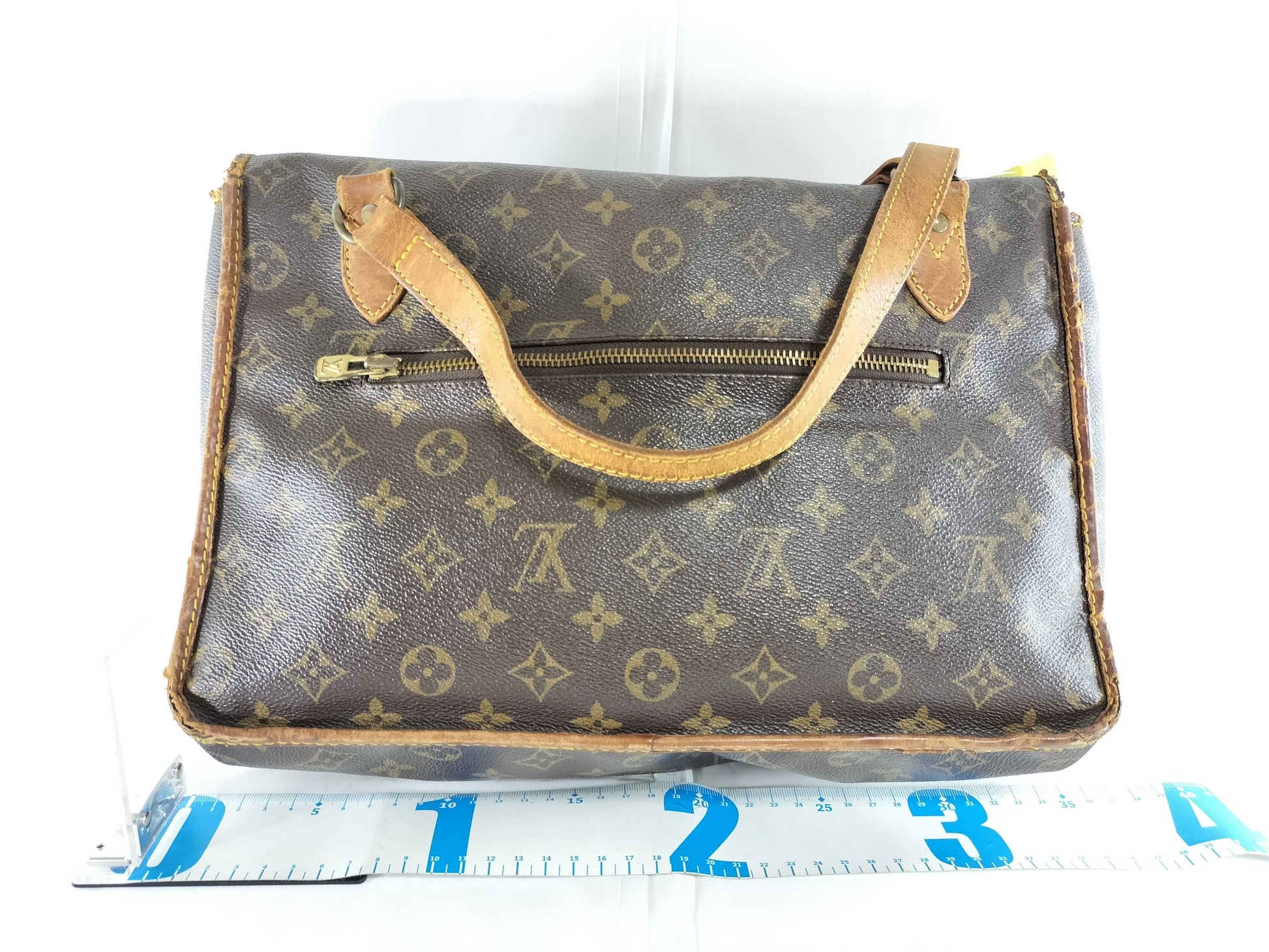 LOUIS VUITTON Monogram Sac Bassus Shoulder Bag