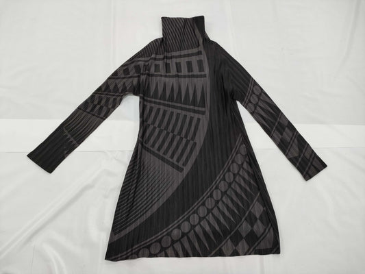 ISSEY MIYAKE Pleats Please Patterned High Neck Monotone Top