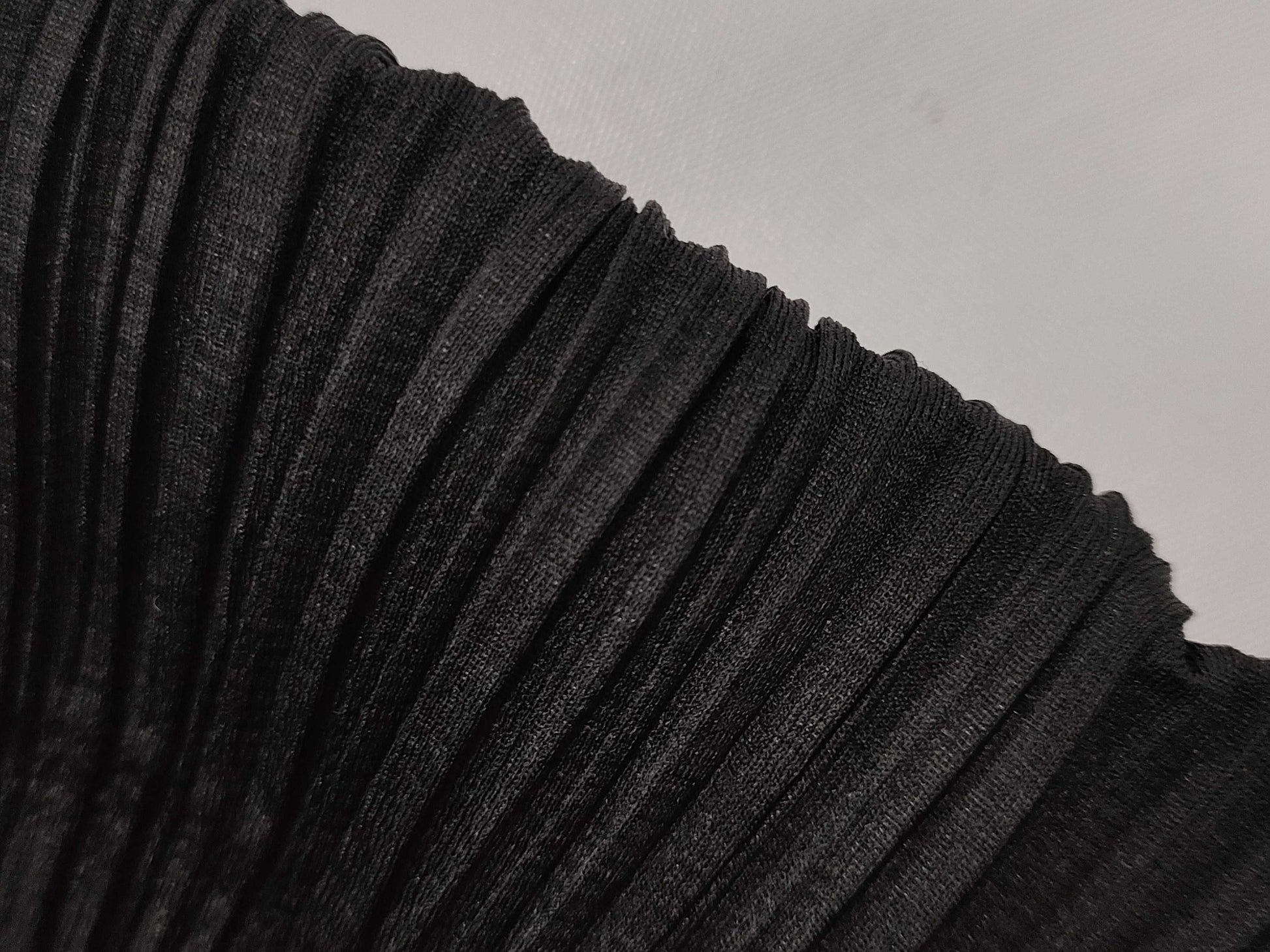 ISSEY MIYAKE Pleats Please Punching Ribbon Motif Top