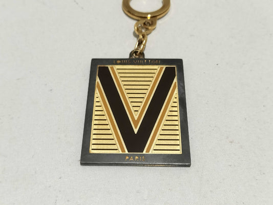 LOUIS VUITTON M65365/Keychain/Charm/Porte-Clés V Rouge Key Case/Keychain