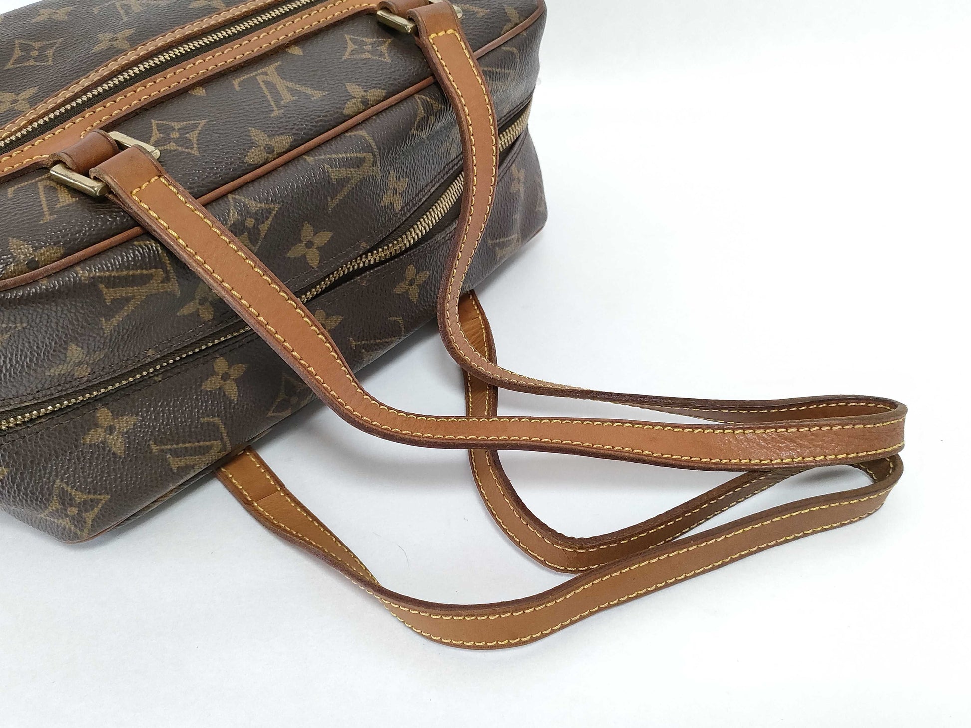 LOUIS VUITTON Monogram M51182 Cite MM Shoulder Bag