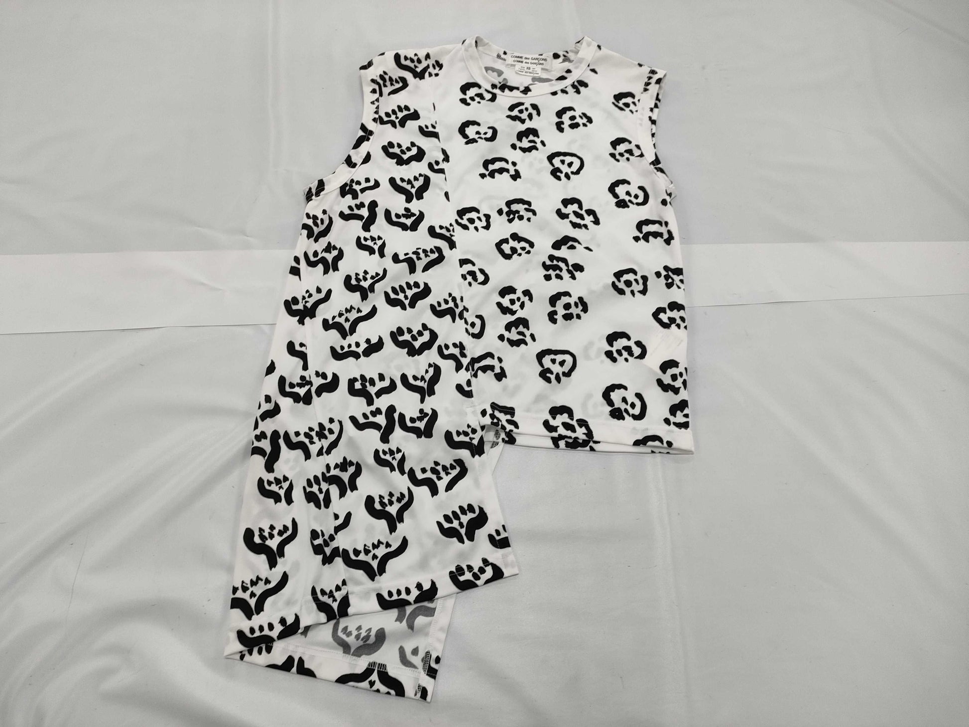 COMME des GARCONS Tops Tops