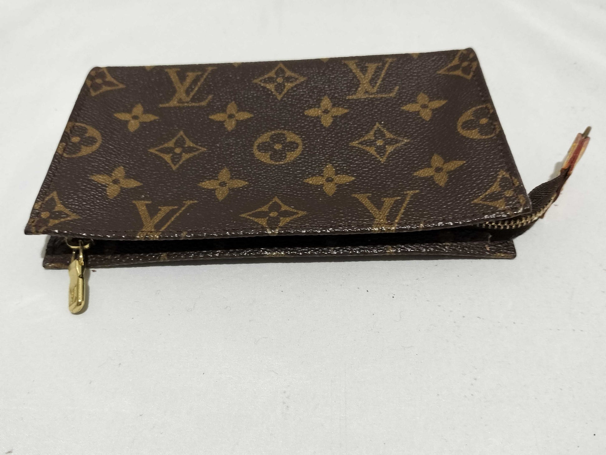 LOUIS VUITTON Monogram Bucket Pouch Pouch