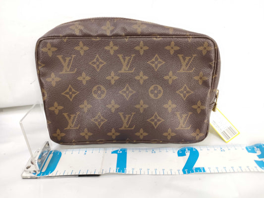 LOUIS VUITTON Monogram M47524 True Toilet 23 Pouch