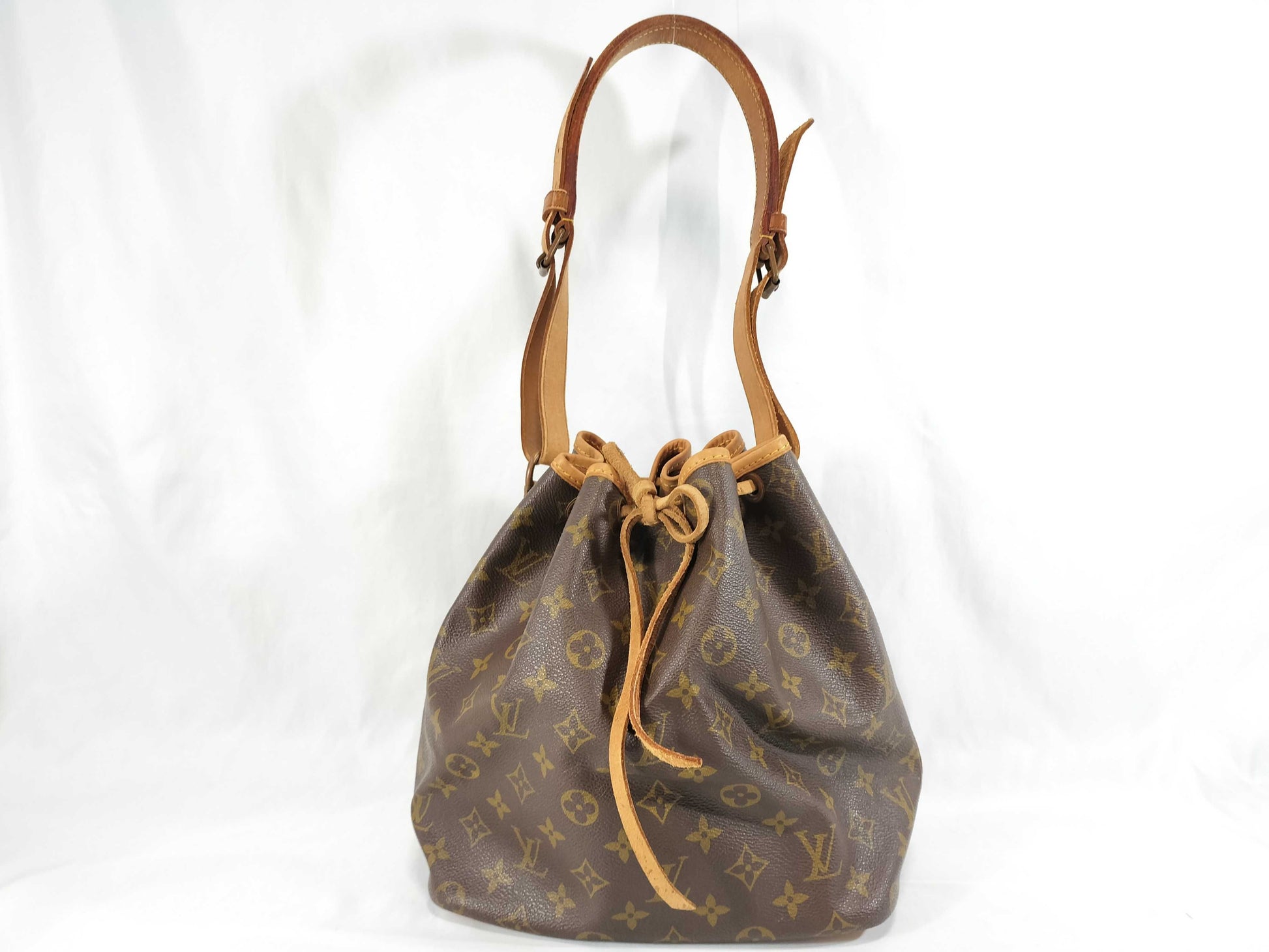LOUIS VUITTON Monogram M42224 Noe Shoulder Bag