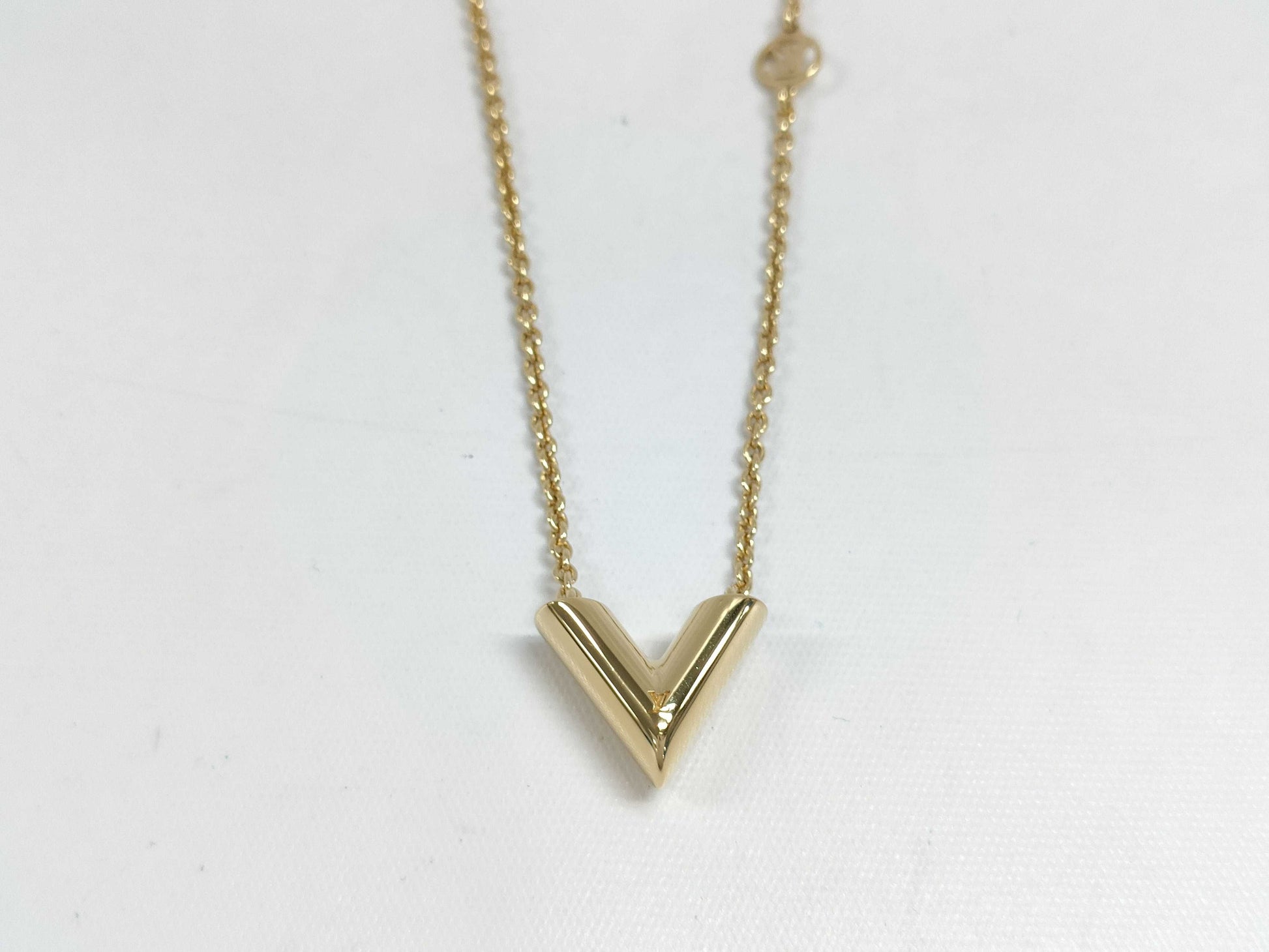 LOUIS VUITTON M00857 Essential Necklace