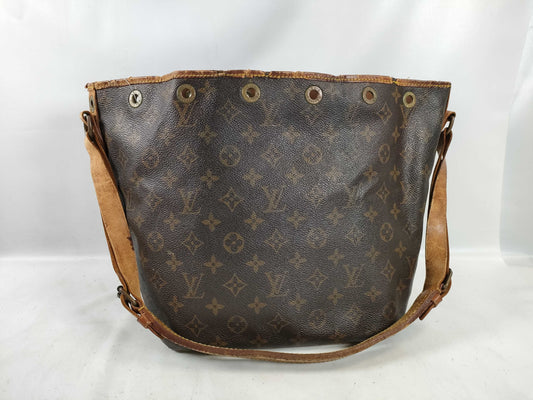 LOUIS VUITTON Monogram M42224 Noe Shoulder Bag