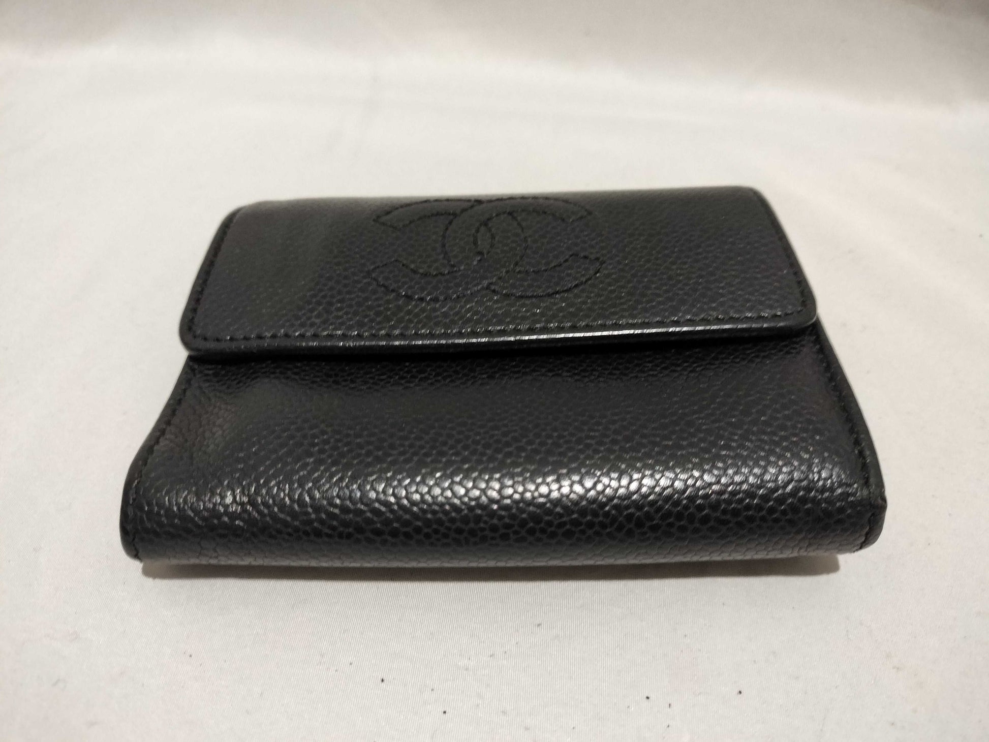 CHANEL Caviar Tri-fold Wallet