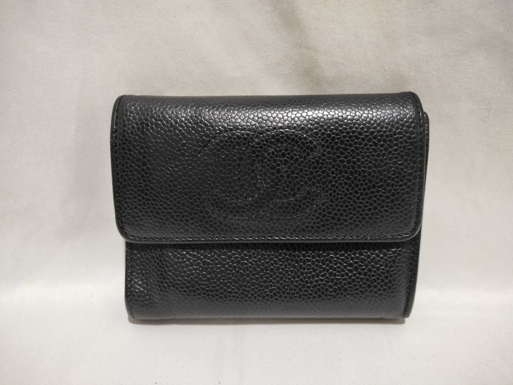 CHANEL Caviar Tri-fold Wallet