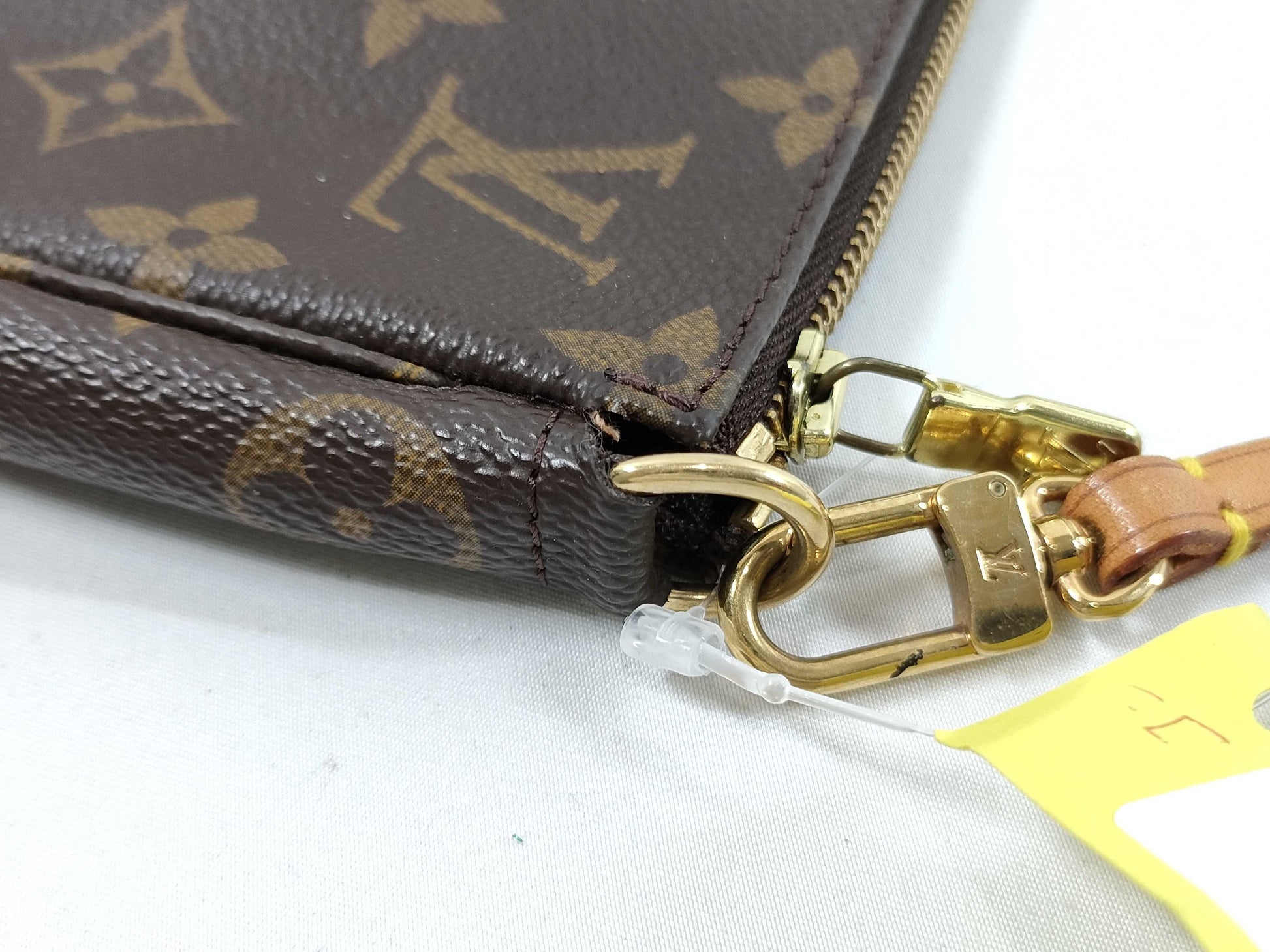 LOUIS VUITTON Monogram M40712 Pochette Accessoires Handbag