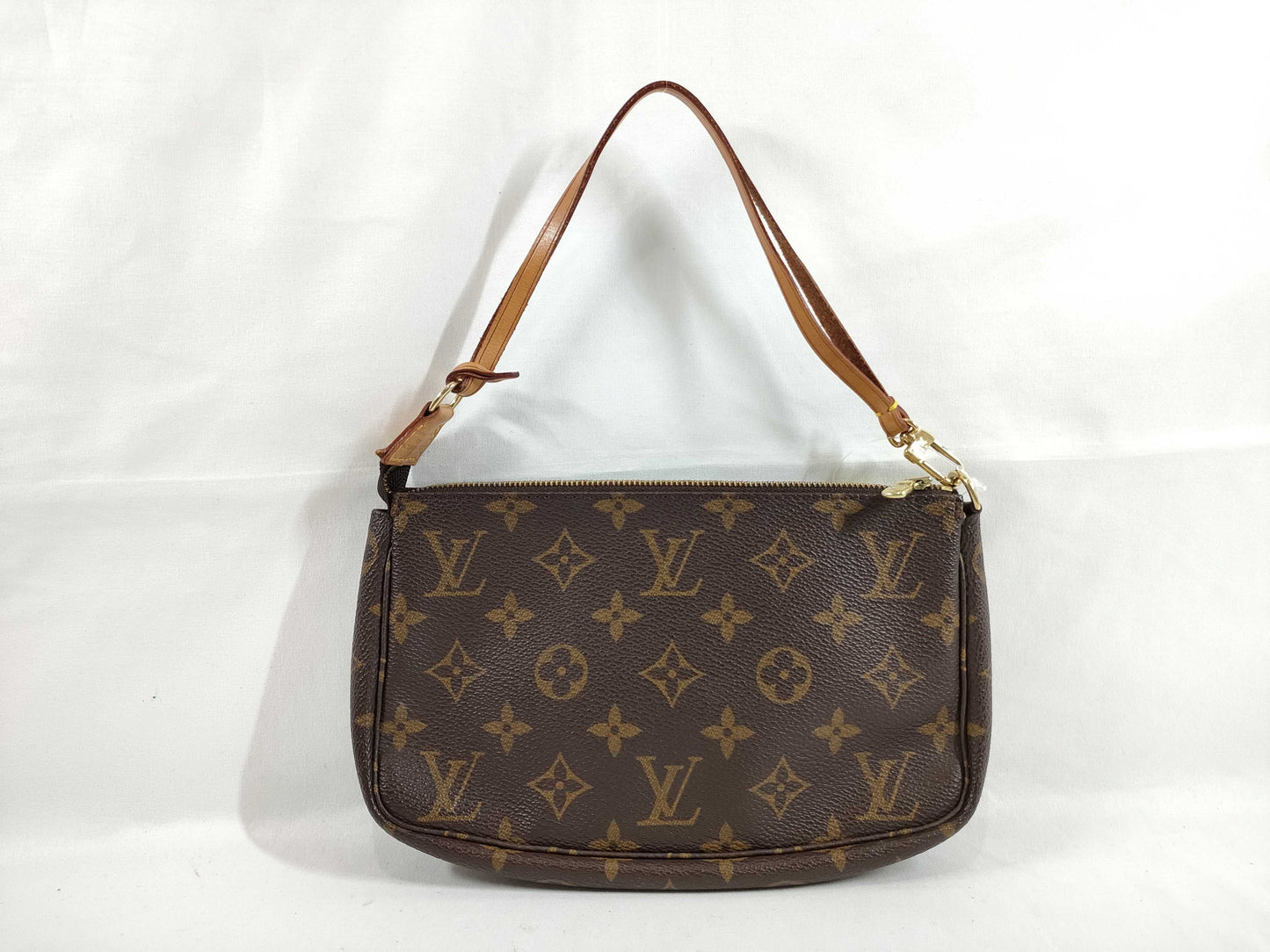 LOUIS VUITTON Monogram M40712 Pochette Accessoires Handbag