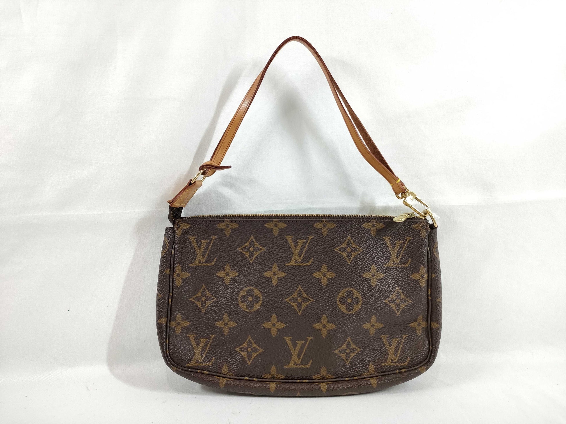 LOUIS VUITTON Monogram M40712 Pochette Accessoires Handbag
