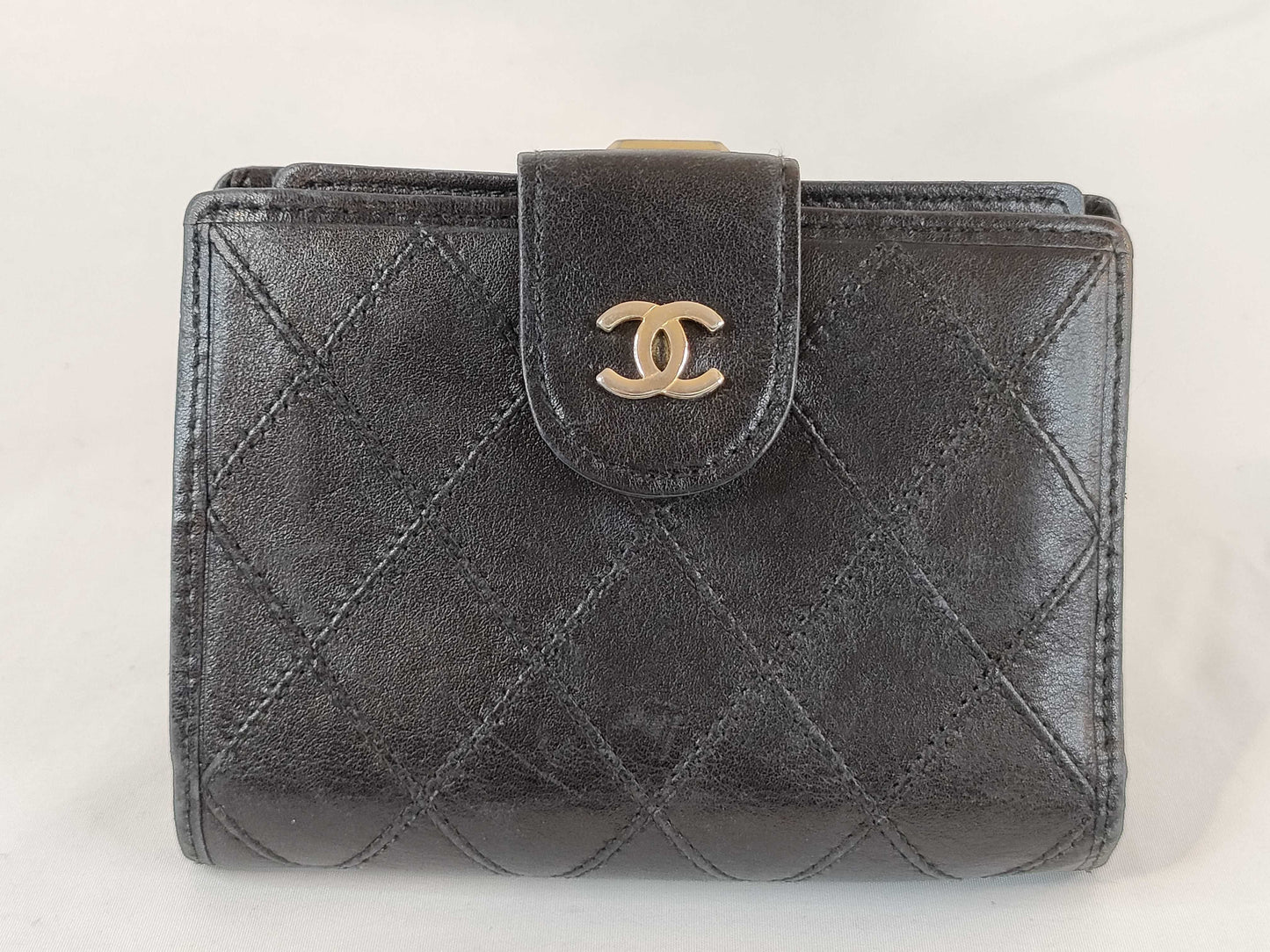 CHANEL Lambskin Matelasse Clasp Wallet