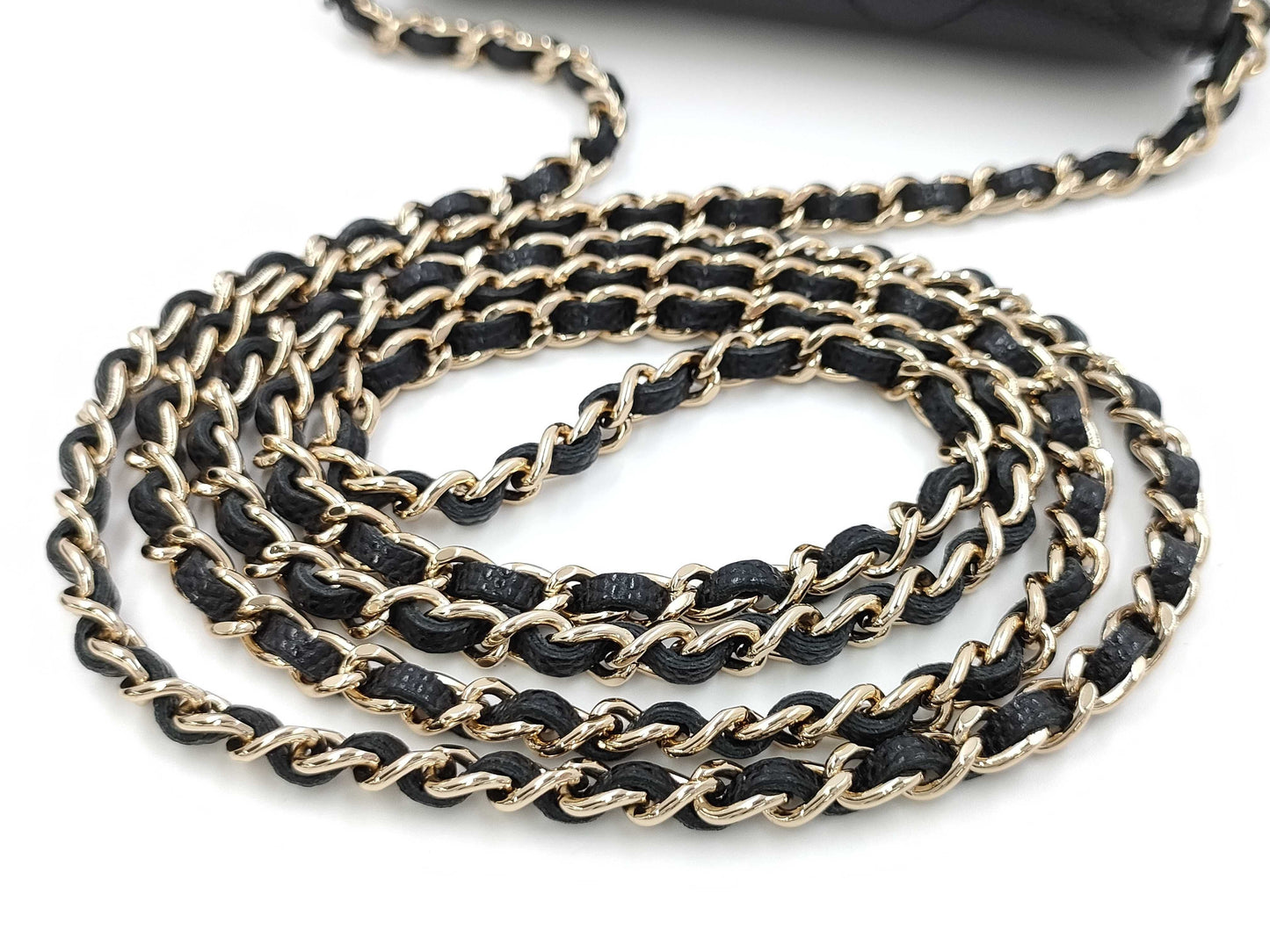 CHANEL Caviar Skin Mini Wallet Caviar Skin Chain Wallet