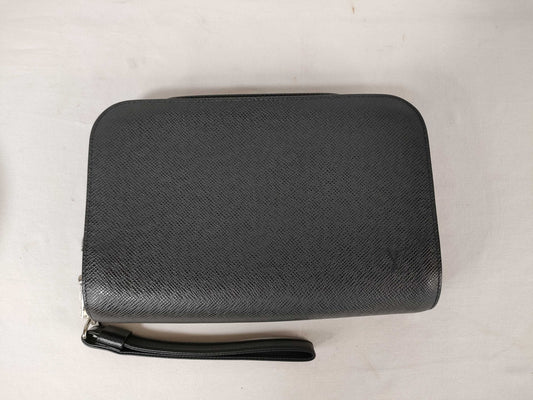 LOUIS VUITTON Taiga Baikal Second Bag