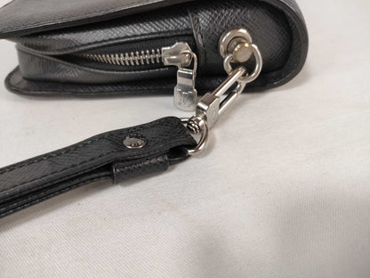 LOUIS VUITTON Taiga Baikal Second Bag