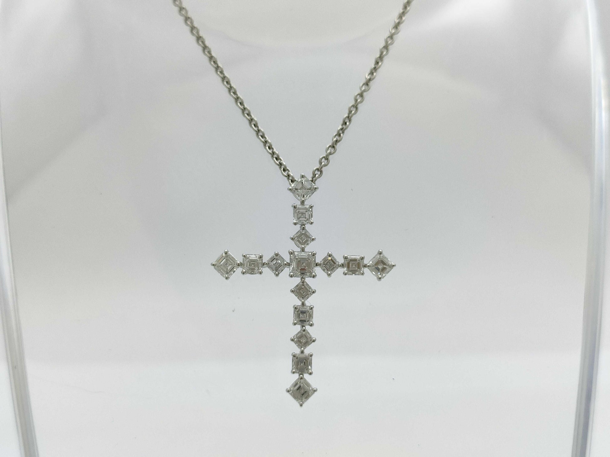 HARRY WINSTON Cross Diamond PT950 10.3g Necklace