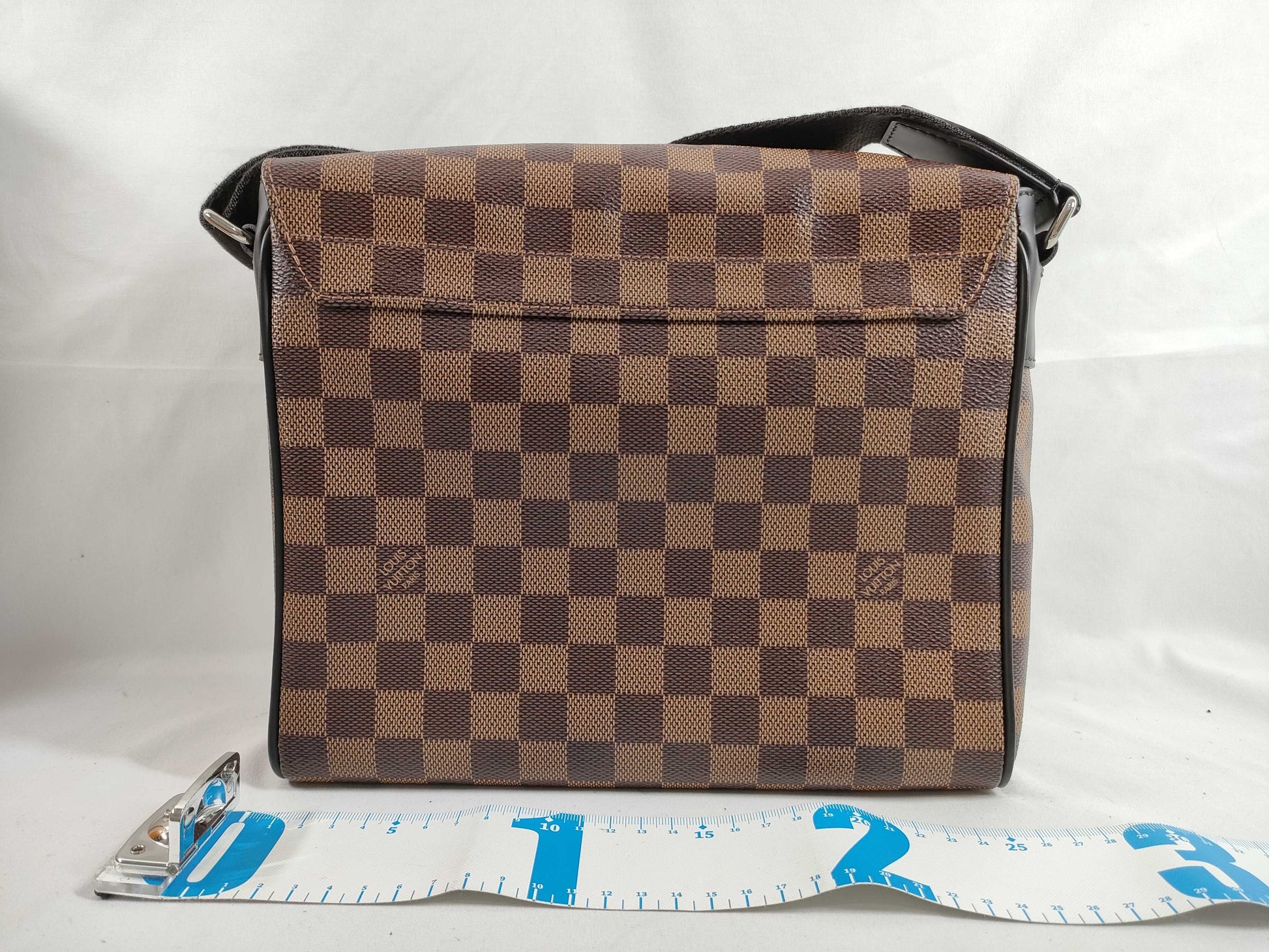 LOUIS VUITTON Damier District N41031 Shoulder Bag
