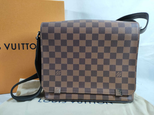 LOUIS VUITTON Damier District N41031 Shoulder Bag