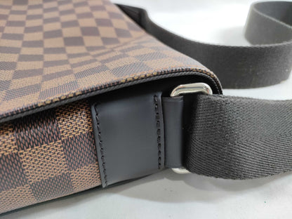 LOUIS VUITTON Damier District N41031 Shoulder Bag