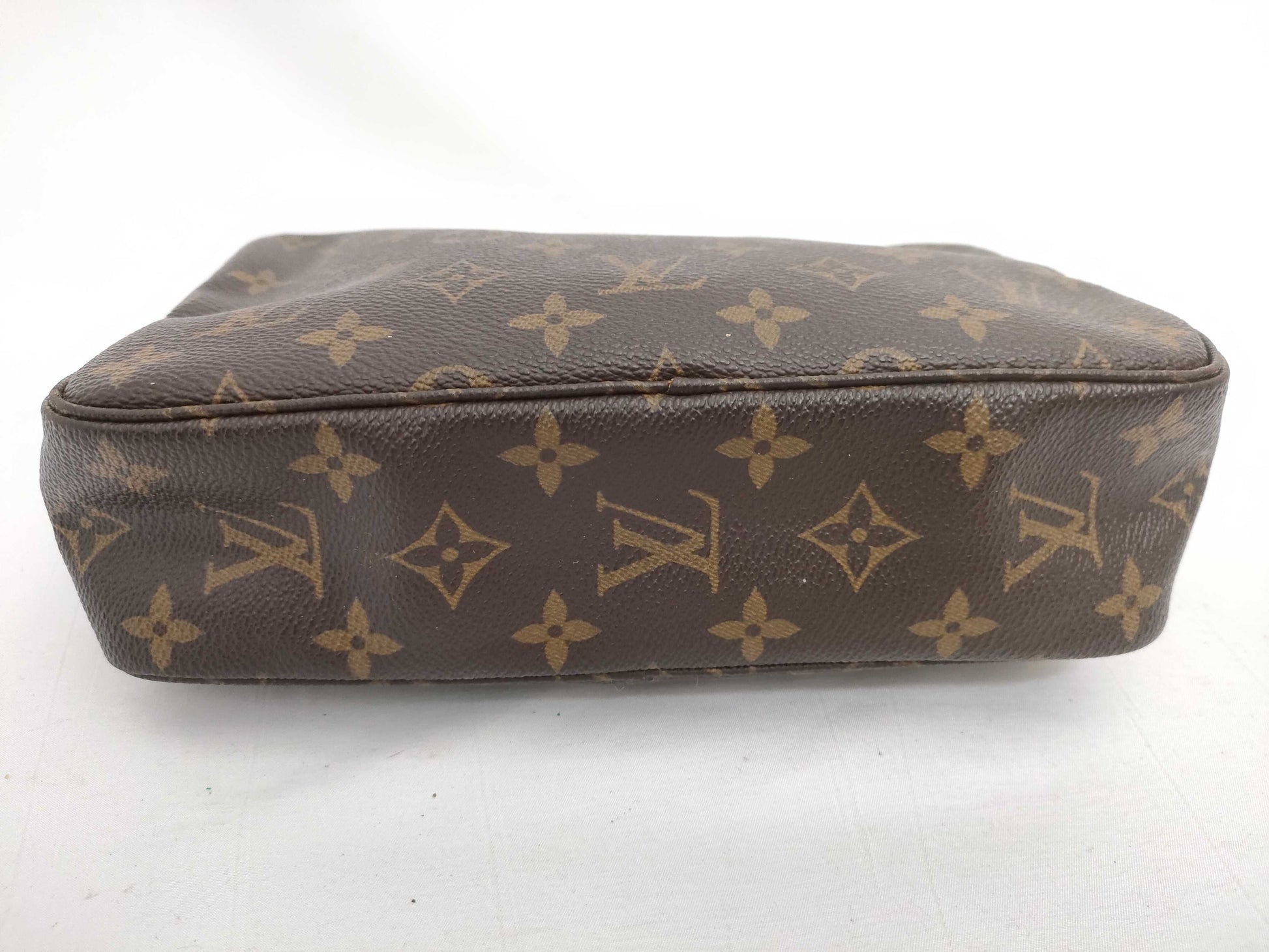 LOUIS VUITTON Monogram True Toilet 23 Second Bag