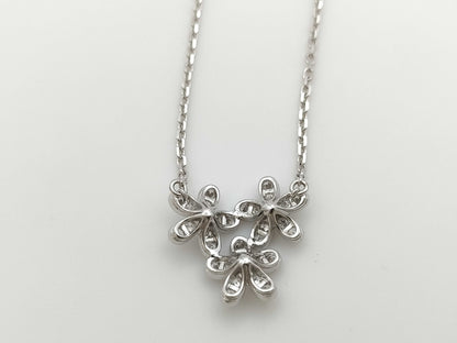 Van Cleef&Arpels Socrates Triple Diamond WG AU750 7.2g Necklace