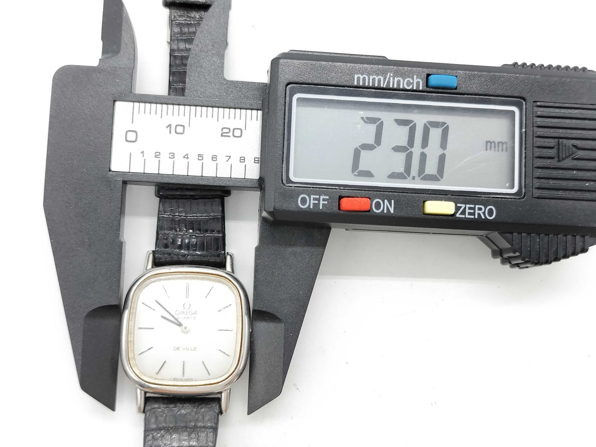 OMEGA De Ville Ladies QZ Square Women's Watch