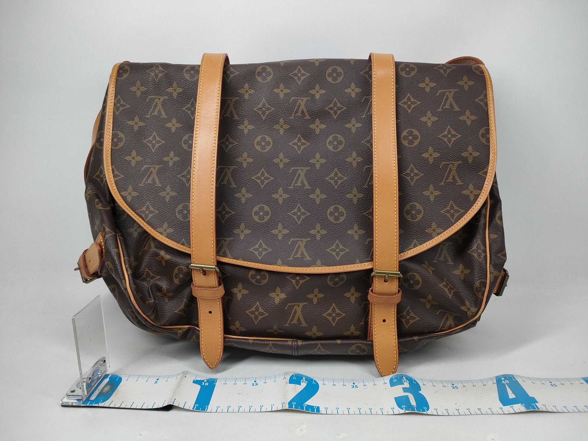 LOUIS VUITTON Monogram M42252 Saumur 43 Shoulder Bag