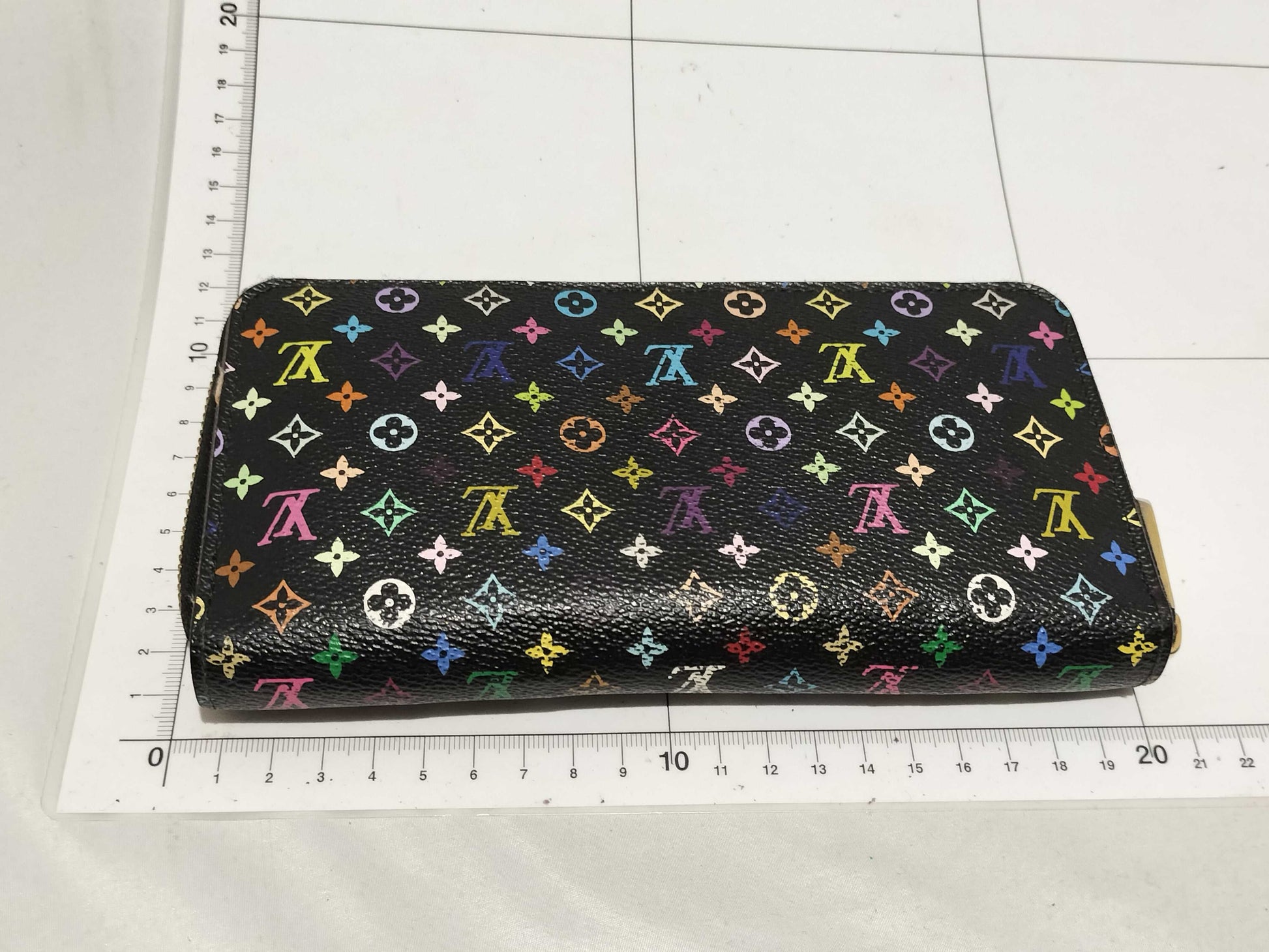 LOUIS VUITTON Monogram Multicolor Zippy Wallet