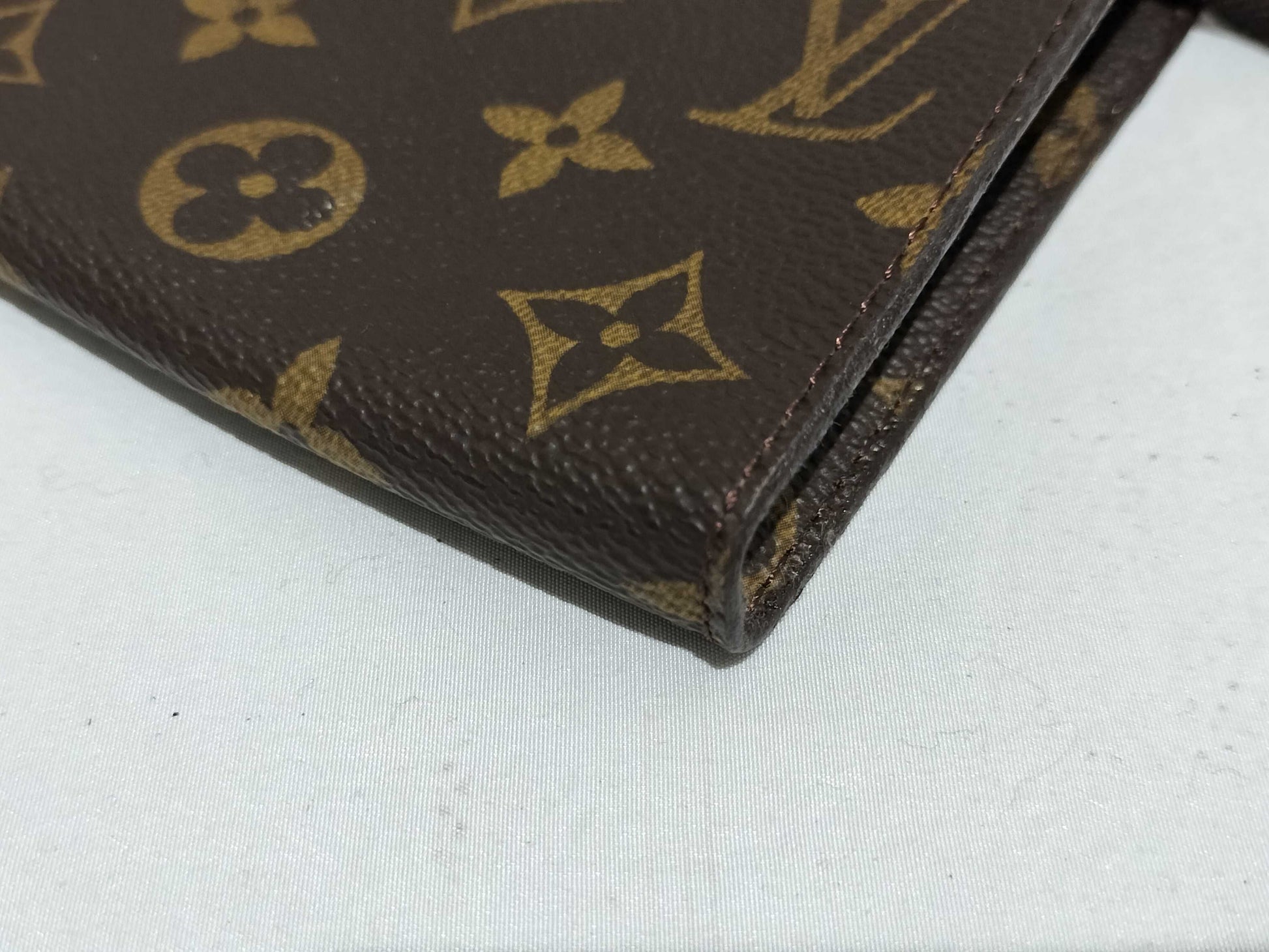 LOUIS VUITTON Monogram Bucket Pouch Pouch