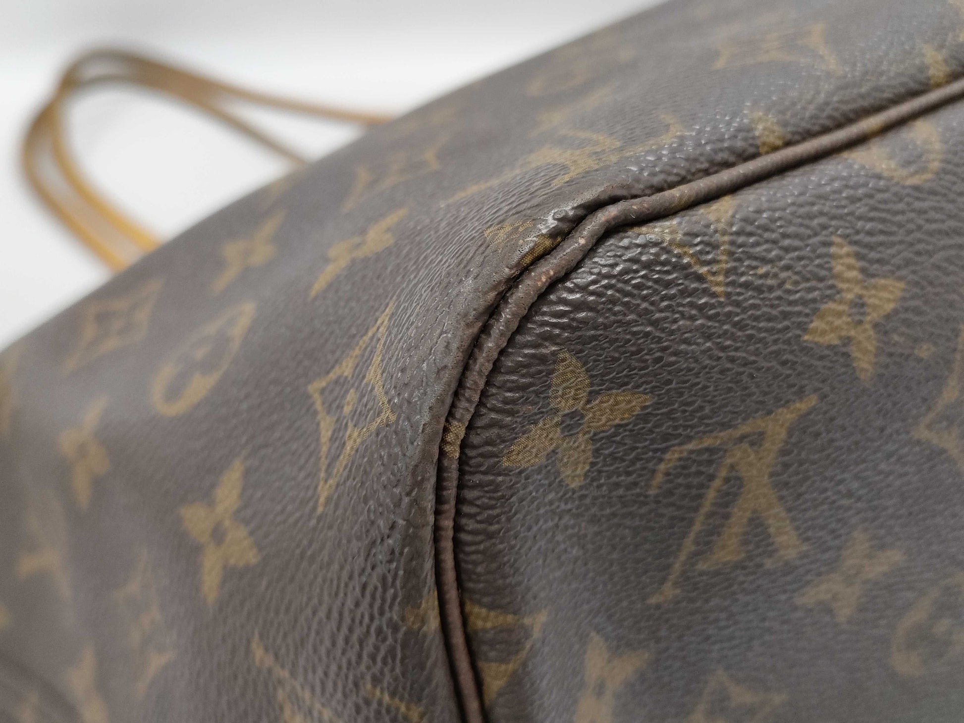 LOUIS VUITTON Monogram Neverfull MM Tote Bag