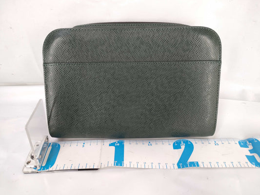 LOUIS VUITTON Taiga Episea Green Handbag