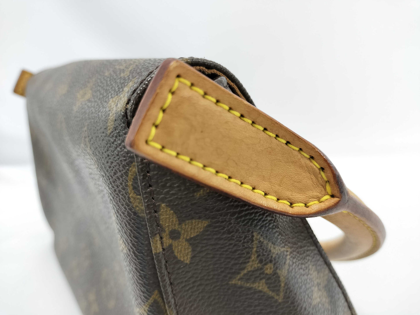 LOUIS VUITTON Monogram M51147 Mini Looping Handbag