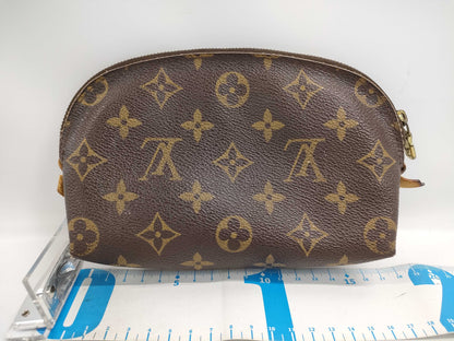 LOUIS VUITTON Monogram Cosmetic Pouch Pouch