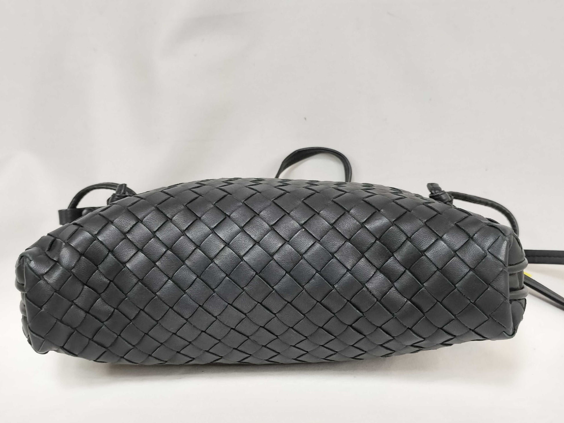 BOTTEGA VENETA Intrecciato Shoulder Bag Pouch-Style Shoulder Bag