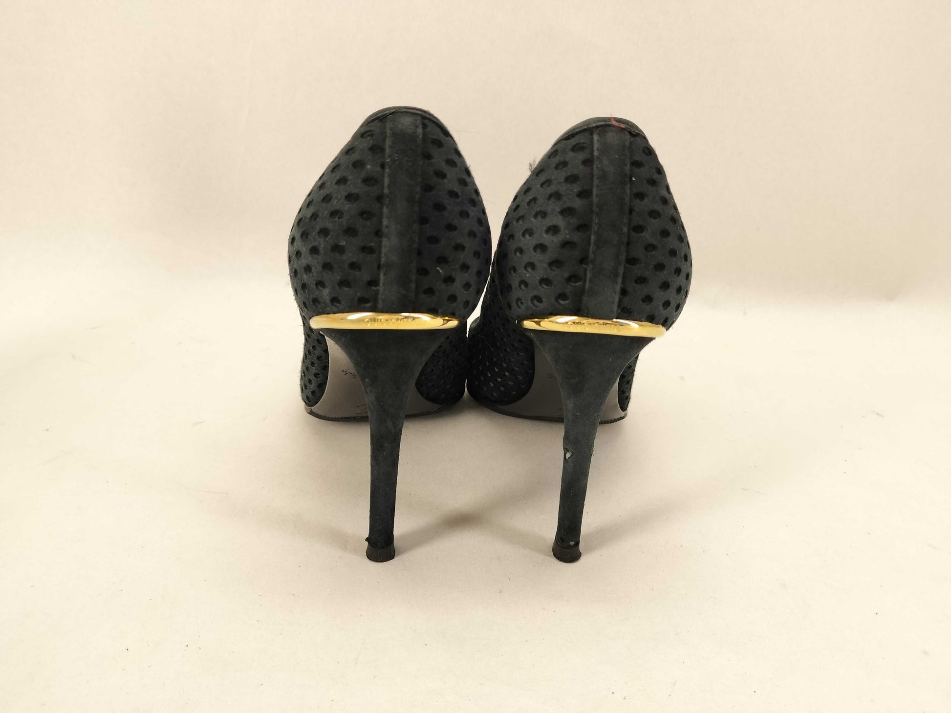 LOUIS VUITTON Suede Mesh Heel Pumps