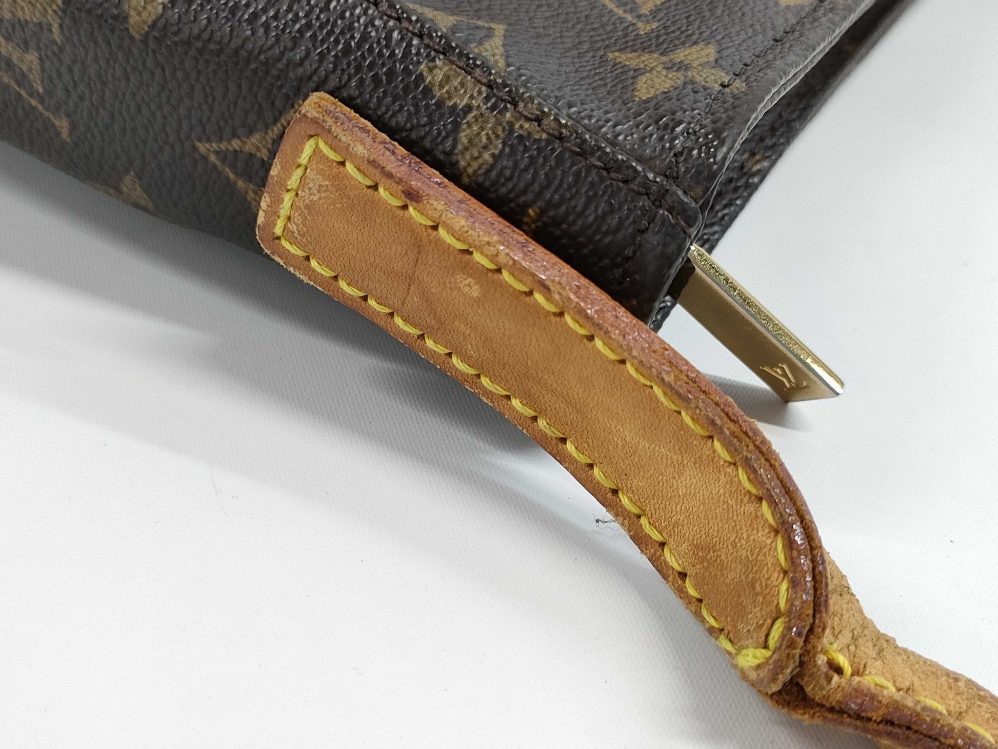 LOUIS VUITTON Monogram M51146 Looping MM Handbag