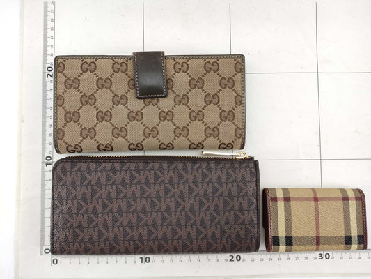 GUCCI GG Canvas Burberry/Michael Kors Wallet Accessory Set Wallet