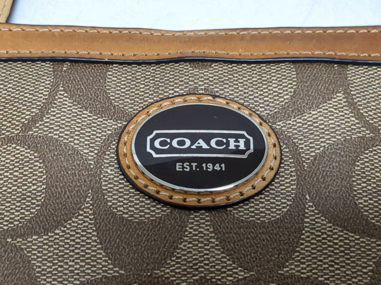 COACH Signature Coach Shoulder Bag/Handbag 4-Piece Set Shoulder Bag