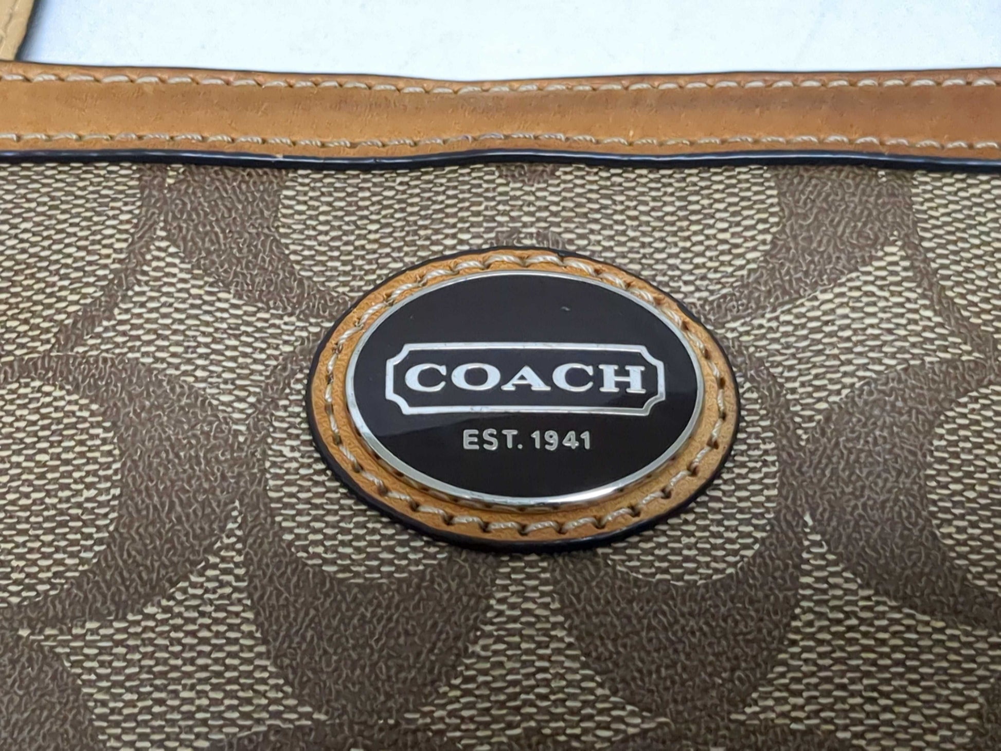 COACH Signature Coach Shoulder Bag/Handbag 4-Piece Set Shoulder Bag
