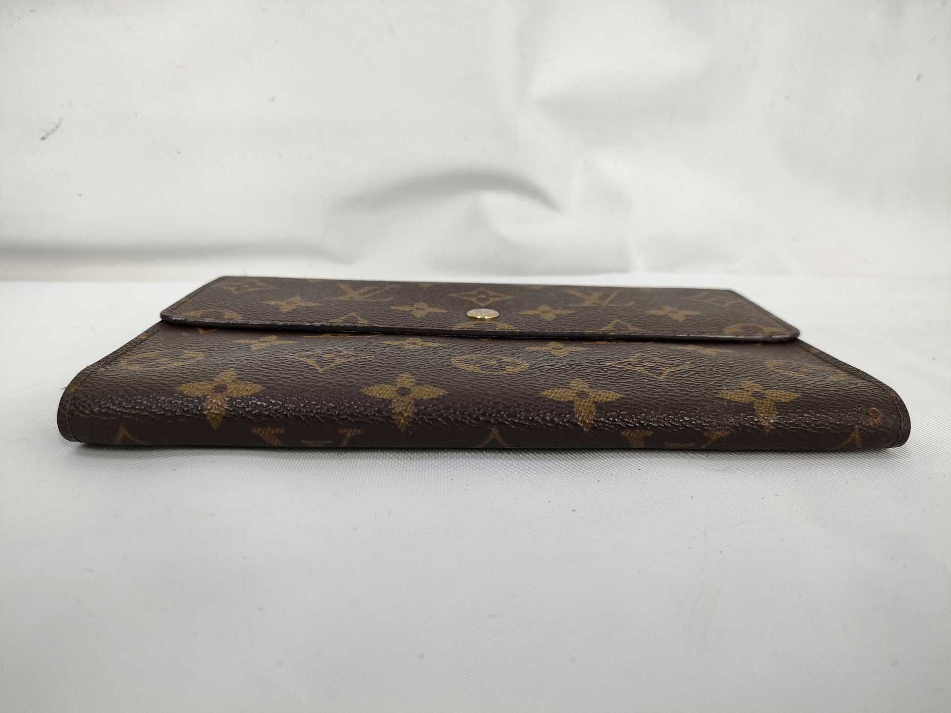 LOUIS VUITTON Monogram Pochette Passport Wallet