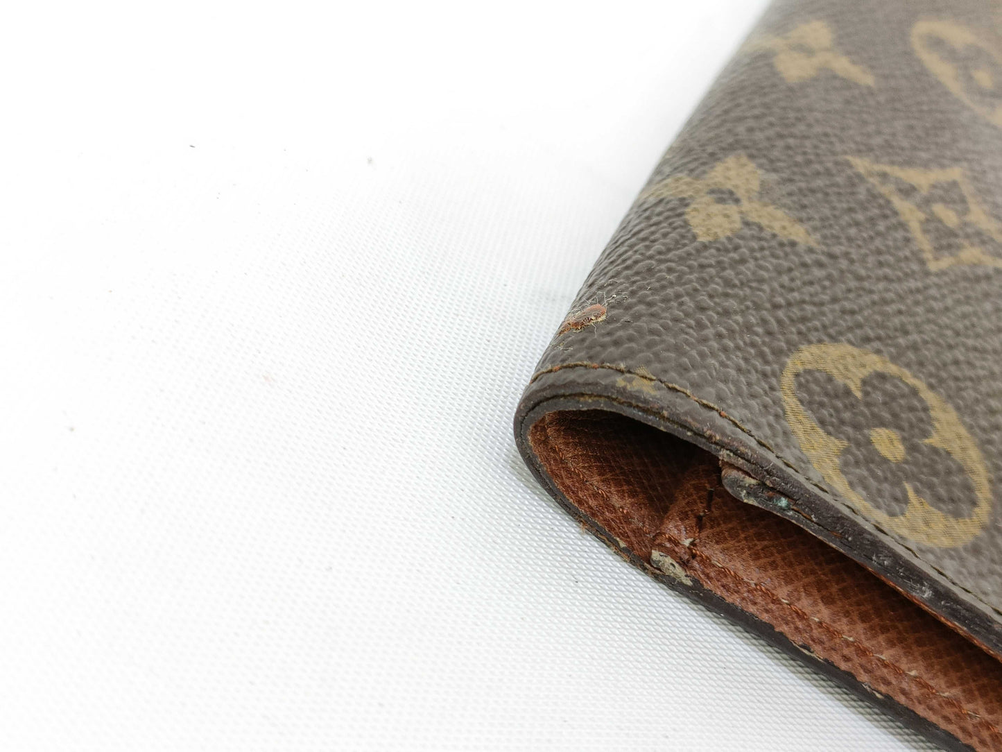 LOUIS VUITTON Monogram Pochette Passport Wallet